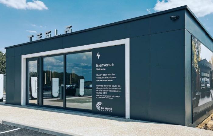 Hier steht der größte Tesla-Supercharger Frankreichs mit neuen Dienstleistungen