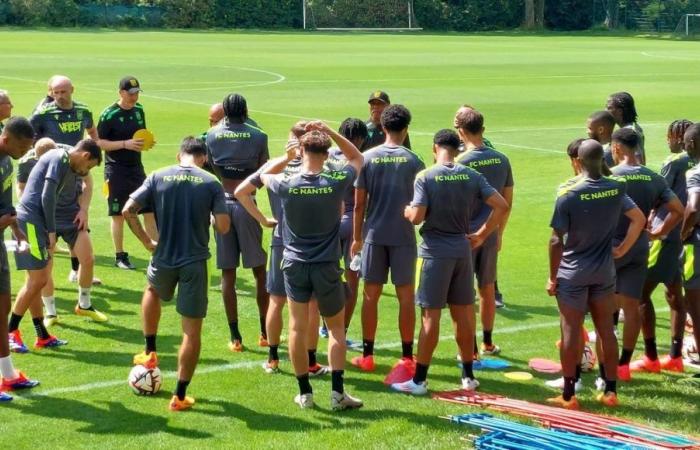 IN BILDERN – Für die Spieler des FC Nantes ist es Zeit, wieder in Aktion zu treten