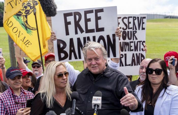 Steve Bannon, ehemaliger Trump-Berater, verbüßt ​​seine Haftstrafe wegen Behinderung der parlamentarischen Untersuchung des Angriffs auf das Kapitol