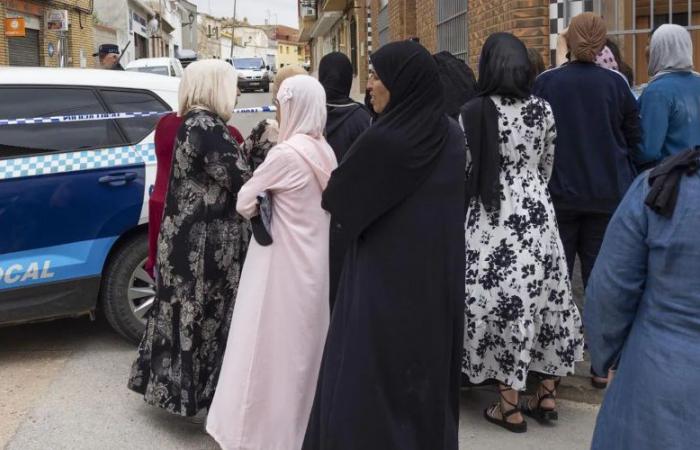ein Marokkaner, der des Mordes an seiner Frau und seinen Kindern beschuldigt wird
