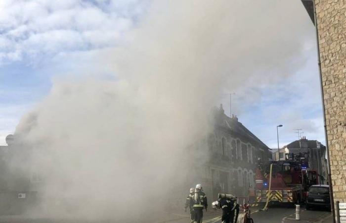 Im Zentrum von Fougères brennt ein großer Hausbrand: 40 Feuerwehrleute vor Ort