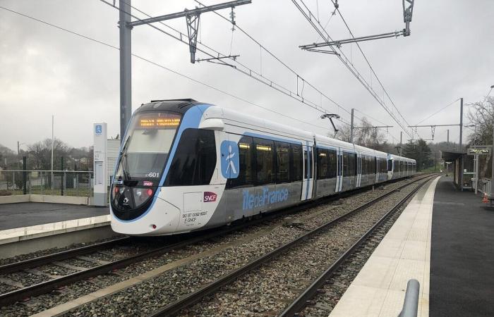 Essonne: Der Verkehr auf einem Teil der Straßenbahn T12 wurde nach einer Störung an einem Bahnübergang unterbrochen