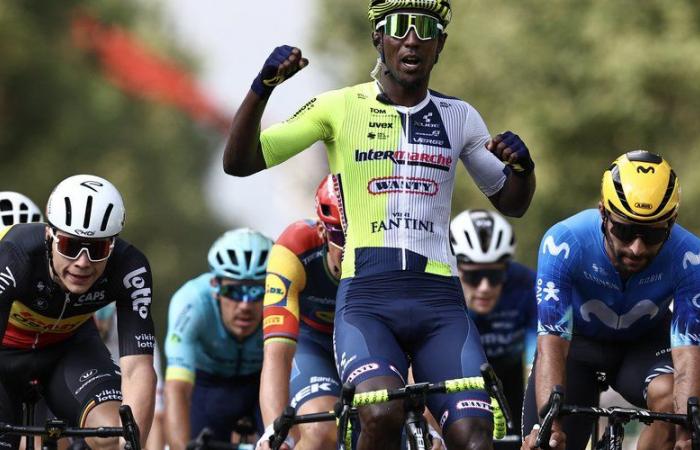VIDEO. Tour de France 2024: Der Eritreer Biniam Girmay gewinnt die dritte Etappe in Turin im Sprint, Tadej Pogacar verliert sein Gelbes Trikot