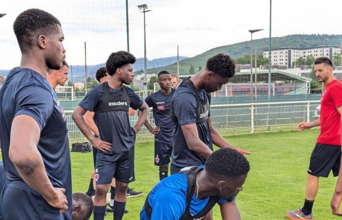 Ligue 2: Clermont Foot nimmt das Training mit 10 Spielern an der Seitenlinie wieder auf