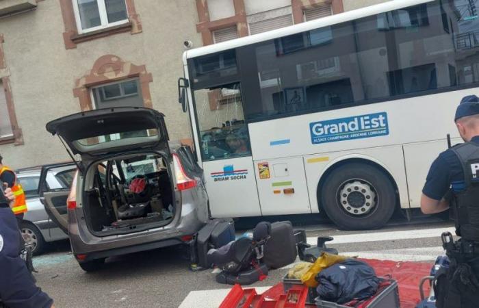 Mosel-Ost. Unfall zwischen einem Bus und einem Auto in Forbach: Autofahrer schwer verletzt