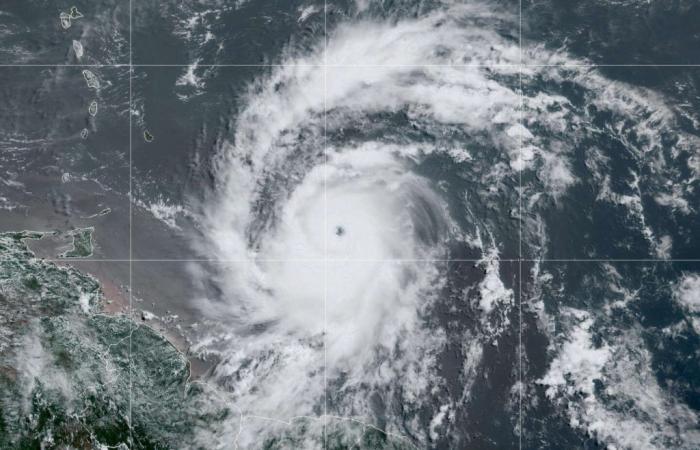 Hurrikan Beryl, „potenziell katastrophal“, fällt auf Kategorie 5, nachdem er eine Insel in Grenada getroffen hat