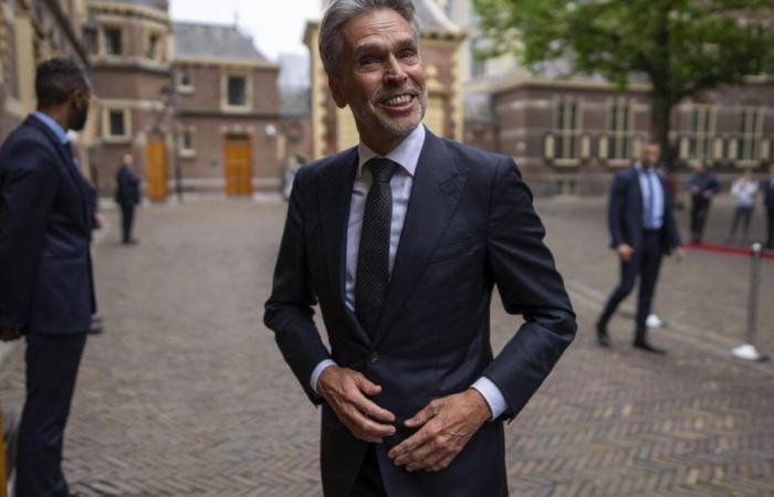 Der neue Premierminister der Niederlande ist ein ehemaliger Geheimdienstchef