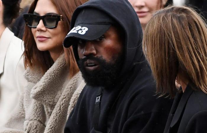 Kanye West wurde vor dem Hintergrund von Rassismus von Mitarbeitern wegen ihrer Arbeitsbedingungen verklagt