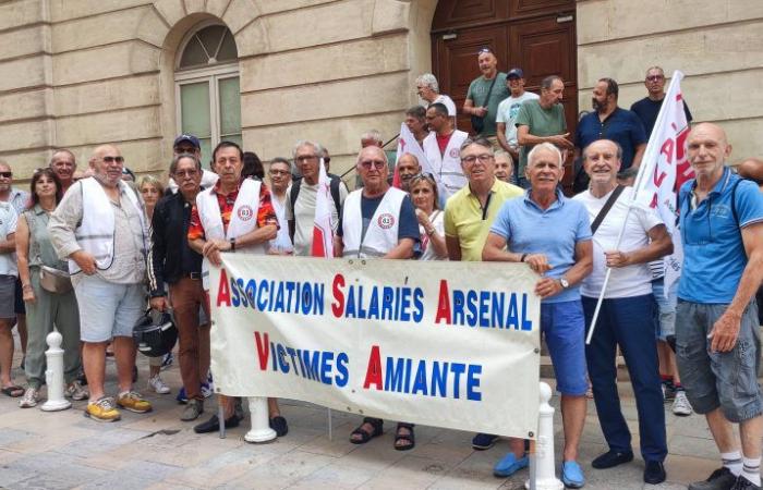Ein ehemaliger Mitarbeiter des Arsenals von Toulon fordert die Anerkennung seiner Asbestexposition