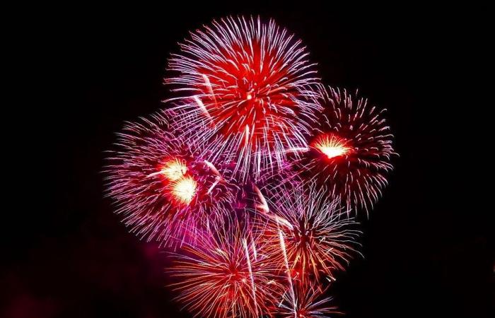 14. Juli 2024: Feuerwerk und Volksball zum Nationalfeiertag in Cachan (94)