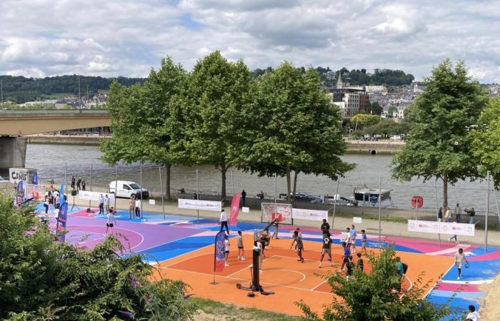 Die Basketballplätze an den Kais des linken Ufers werden eingeweiht