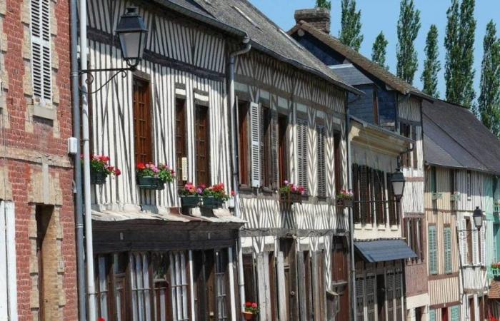 Diese Stadt, die auch das kleine Rom des Calvados genannt wird, erhält den Titel „Schönste Dörfer Frankreichs“.