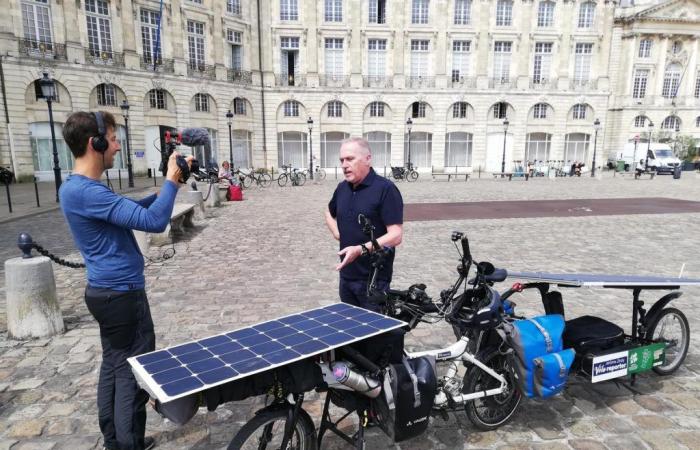 Er kommt mit dem Fahrrad aus dem Elsass und verlässt Bordeaux, um in Neu-Aquitanien organische Videos zu drehen