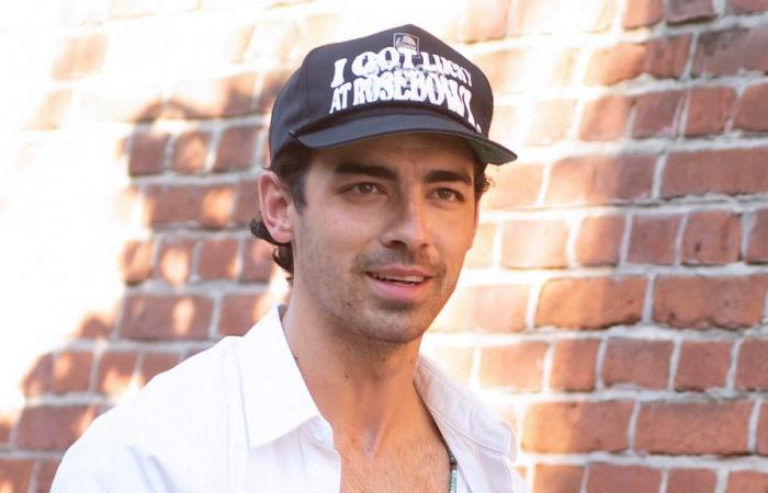 Joe
      Jonas
      erinnert
      sich
      an
      seine
      verrückteste
      Begegnung
      mit
      einem
      Fan