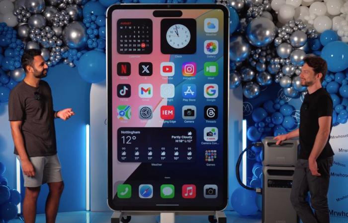 YouTuber
      haben
      eine
      1,80
      Meter
      große,
      funktionierende
      Nachbildung
      des
      iPhone
      15
      Pro
      Max
      von
      Apple
      gebaut
      –
      Mein
      Blog