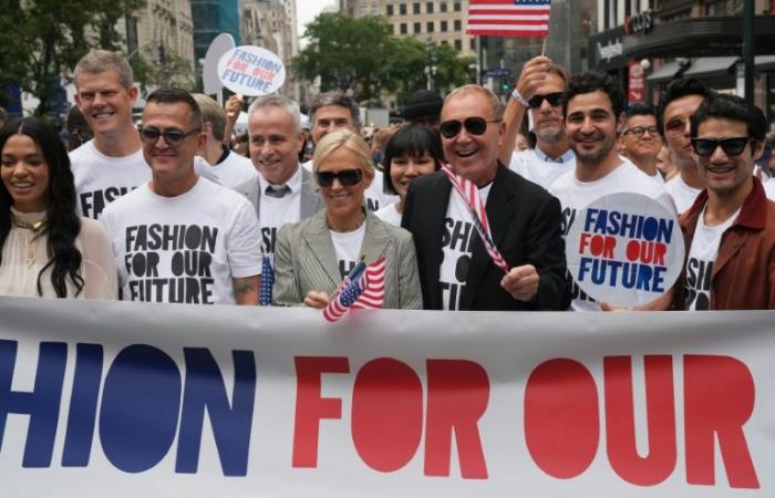 New
      York
      Fashion
      Week
      beginnt
      mit
      Aufruf
      zur
      Stimmabgabe,
      Sorge
      über
      Trumps
      Rückkehr