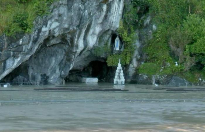 Spektakuläre
      Bilder
      des
      überfluteten
      Heiligtums
      von
      Lourdes