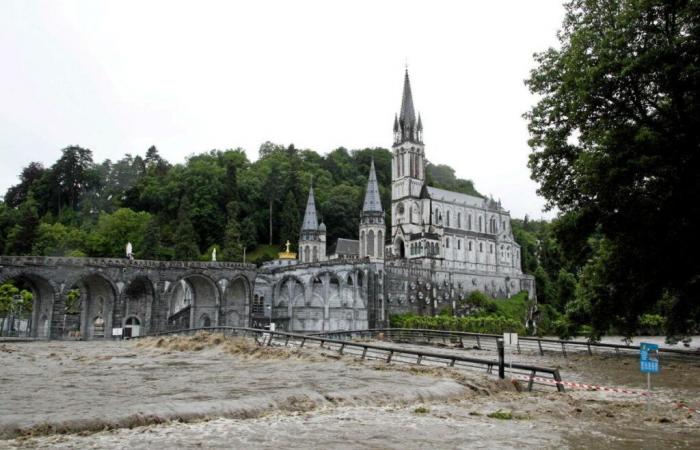 Teile
      des
      Heiligtums
      von
      Lourdes
      nach
      schweren
      Regenfällen
      überflutet
      –
      Mein
      Blog