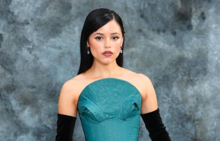 Warum
      Jenna
      Ortega
      keinen
      weiblichen
      James
      Bond
      will