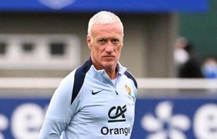 Deschamps
      und
      die
      Blues
      hinter
      der
      französischen
      Blindenfußballmannschaft