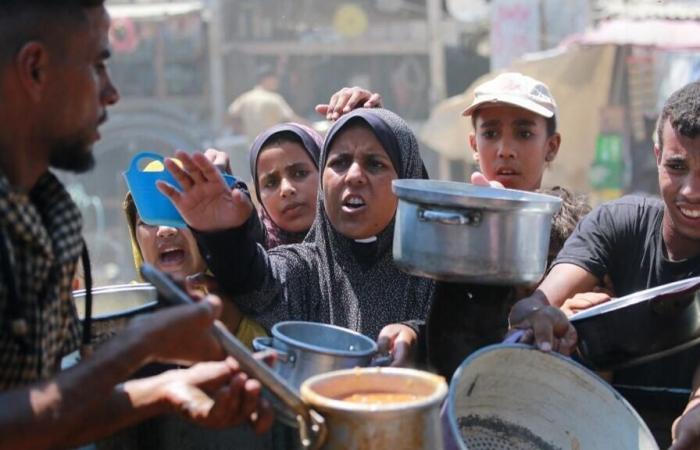 Es
      ist,
      als
      ob
      „wir
      keine
      Menschen
      wären“,
      sagt
      Gazanerin
      Asma