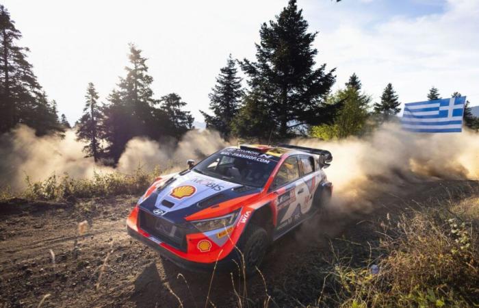 Neuville
      gewinnt
      die
      Akropolis-Rallye
      und
      macht
      einen
      großen
      Schritt
      in
      Richtung
      Titel,
      Hyundai
      Doppelsieg