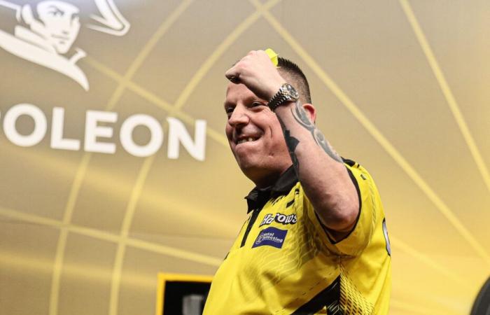 Chisnall
      verdoppelt
      in
      Antwerpen
      seinen
      Titelstand
      bei
      der
      Euro
      Tour
      2024