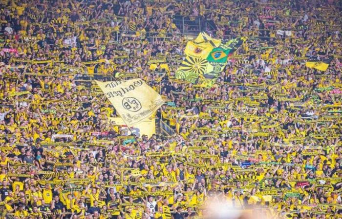 Todesfall
      im
      Stadion
      überschattet
      Abschiedsspiel