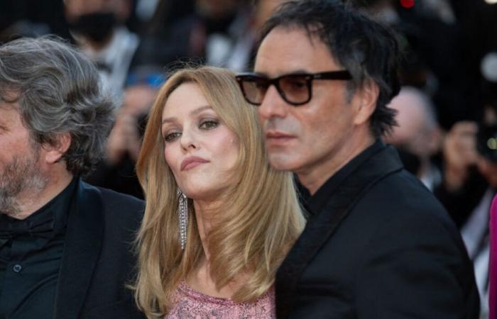 Der
      Ehemann
      von
      Vanessa
      Paradis
      macht
      eine
      unerwartete
      Ankündigung