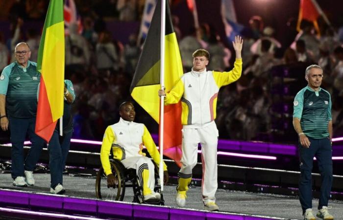 Eine
      riesige
      Tanzfläche
      zum
      Abschluss
      der
      Paralympischen
      Spiele
      in
      Paris