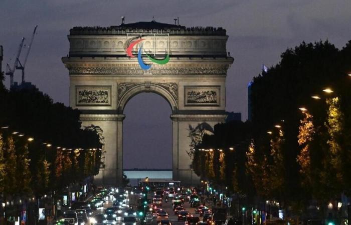 Paris
      2024.
      Gegen
      die
      Jostalgie,
      eine
      letzte
      Parade
      der
      Athleten
      und
      Verkäufe
      aus
      dem