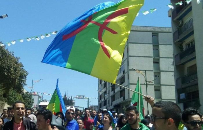 Keine
      einzige
      Amazigh-Stimme
      für
      das
      algerische
      autoritäre
      Regime
      –
      Kabyle.com