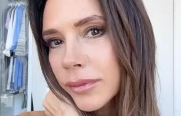 Victoria
      Beckham
      stellt
      sich
      das
      Make-up-Produkt
      vor,
      ohne
      das
      wir
      nicht
      leben
      können
      –
      Mein
      Blog