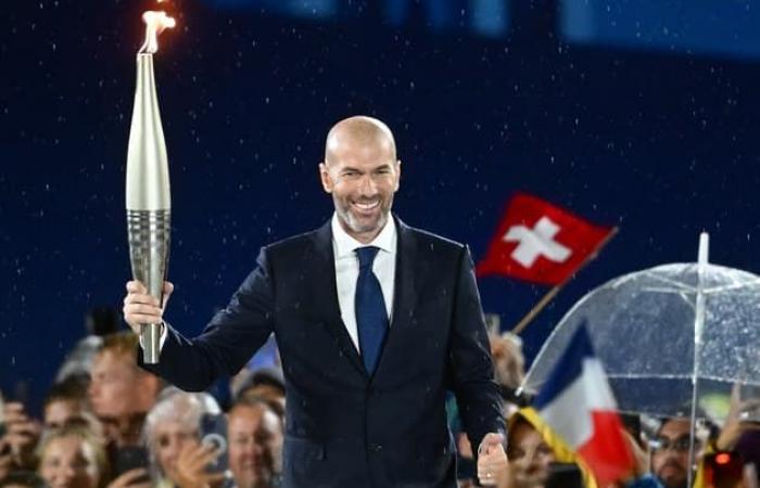 „Zidane
      war
      OK“,
      dieses
      verrückte
      Projekt,
      das
      für
      die
      Eröffnungsfeier
      in
      Betracht
      gezogen
      wurde