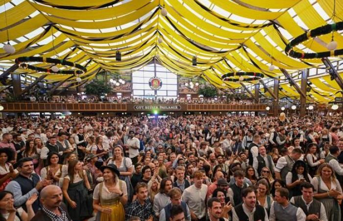 Die Eröffnung des Münchner Oktoberfests unter hohen Sicherheitsvorkehrungen in dreizehn Bildern