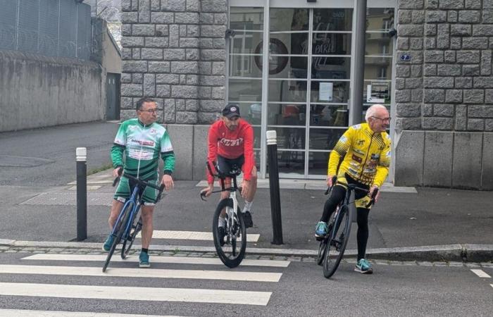 „Wir werden gewinnen“, gewählte Amtsträger aus Creuse nehmen an einem nationalen Radrennen teil