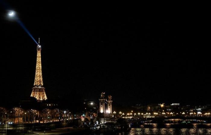 Der Eiffelturm wird an diesem Samstagabend im Rahmen des Goldenen Septembers funkeln, um das Bewusstsein für Kinderkrebs zu schärfen