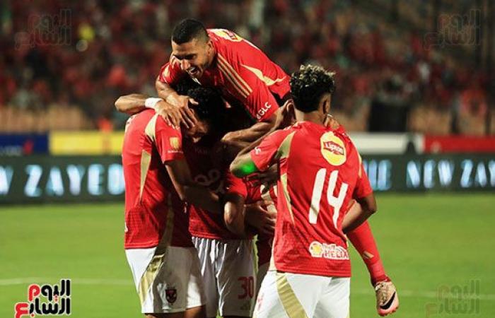 In der Nacht der Feierlichkeiten zum 44. Schild. Für die Gruppenphase der African Champions League