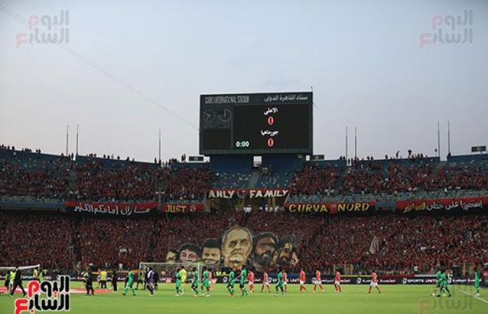 In der Nacht der Feierlichkeiten zum 44. Schild. Für die Gruppenphase der African Champions League