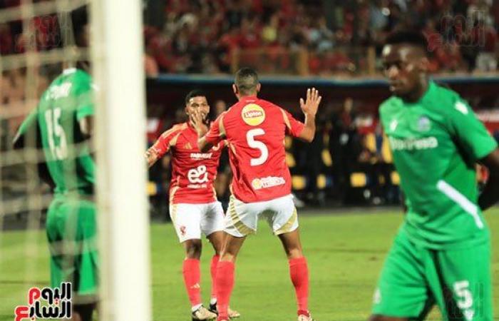 In der Nacht der Feierlichkeiten zum 44. Schild. Für die Gruppenphase der African Champions League