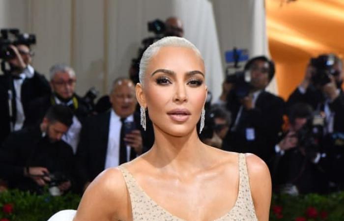 Kim Kardashian besucht die in „Monsters“ dargestellten Menendez-Brüder im Gefängnis