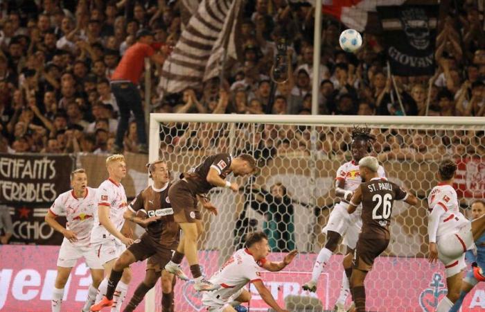 FC St. Pauli holt ersten Bundesliga-Punkt seit 2011