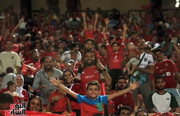 In der Nacht der Feierlichkeiten zum 44. Schild. Für die Gruppenphase der African Champions League