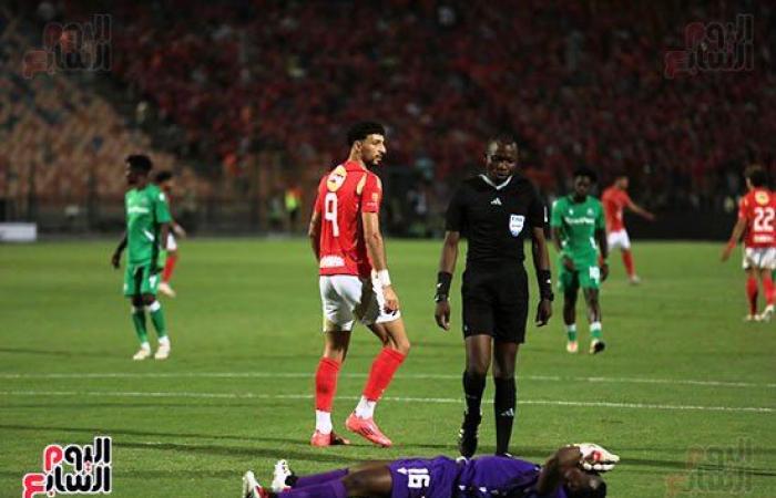 In der Nacht der Feierlichkeiten zum 44. Schild. Für die Gruppenphase der African Champions League