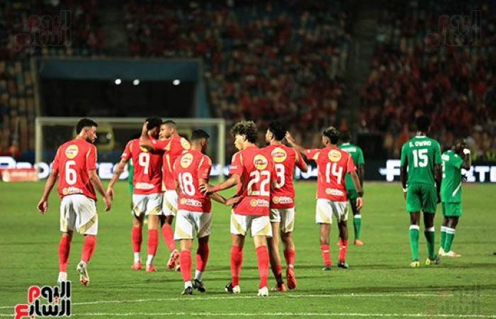 In der Nacht der Feierlichkeiten zum 44. Schild. Für die Gruppenphase der African Champions League