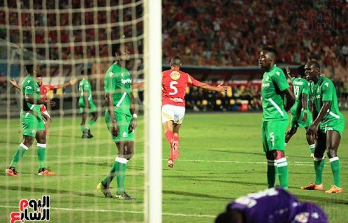 In der Nacht der Feierlichkeiten zum 44. Schild. Für die Gruppenphase der African Champions League