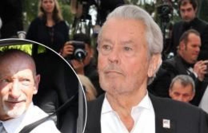 „Möglicherweise hat er es probiert, er hat Männer ebenso verführt wie Frauen“: War Alain Delon bisexuell?