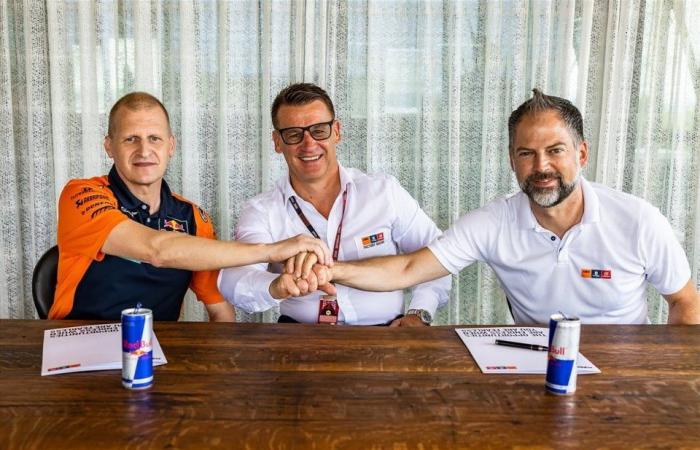 Der Name Aki Ajo taucht als Manager des Red Bull KTM Factory Racing Teams auf …