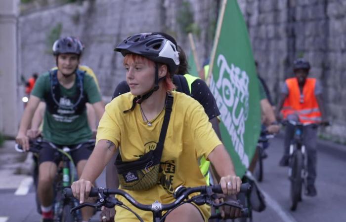 Sie radeln zwischen der italienischen Grenze und Roya, um ihre „Velolution“ zu machen.