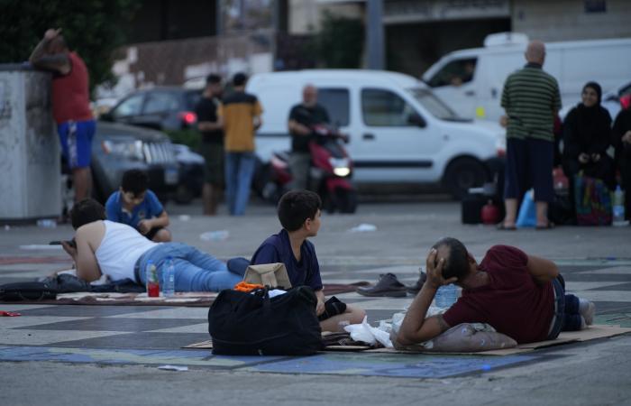 Auf den Bürgersteigen Beiruts die große Bestürzung der Vertriebenen aus den südlichen Vororten